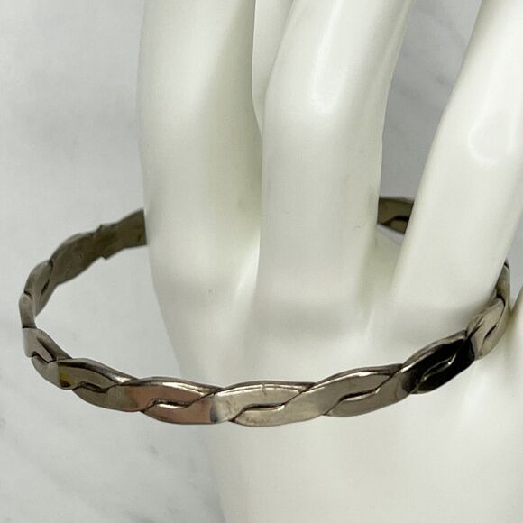 Vintage Mexico Silver Tone Braided Flat Bangle Bracelet ✨ - Picture 4 of 8